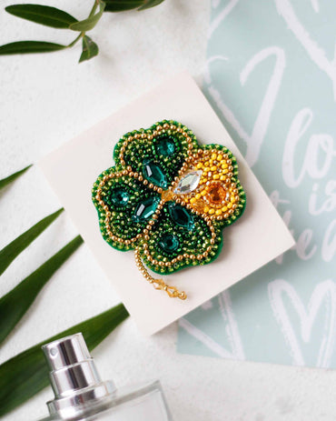 Clover - Readymade Beaded Brooch