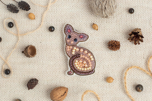 a picture of a mouse made out of beads