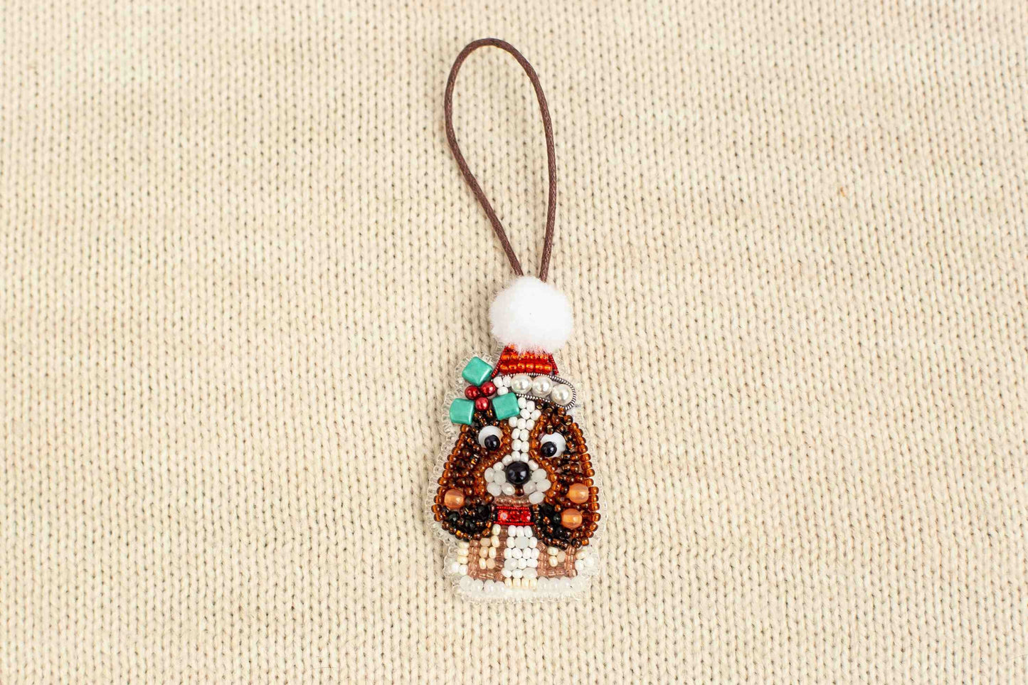 Christmas Cocker Spaniel Dog - Readymade Beaded Brooch