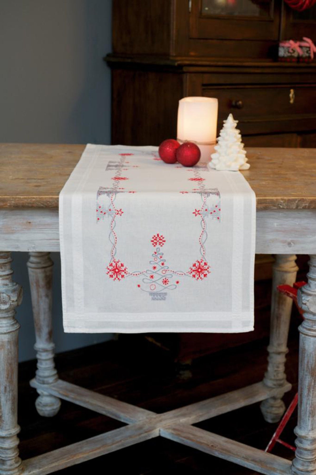 Christmas Tree Table Runner Cross Stitch Kit: DIY Festive Embroidery (39 x 16 in)
