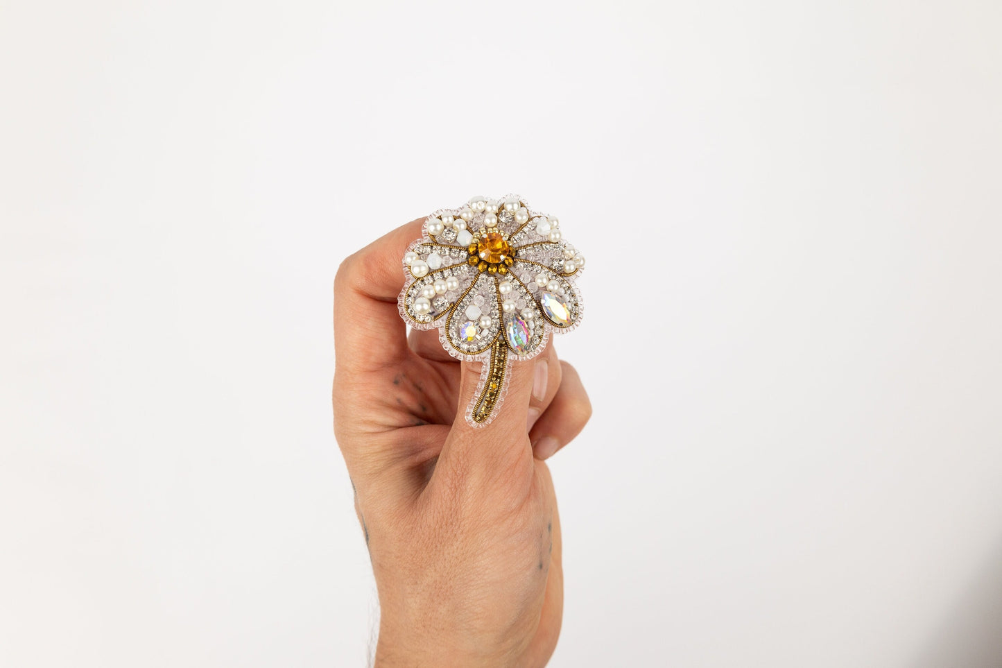 Chamomile Flower - Readymade Beaded Brooch