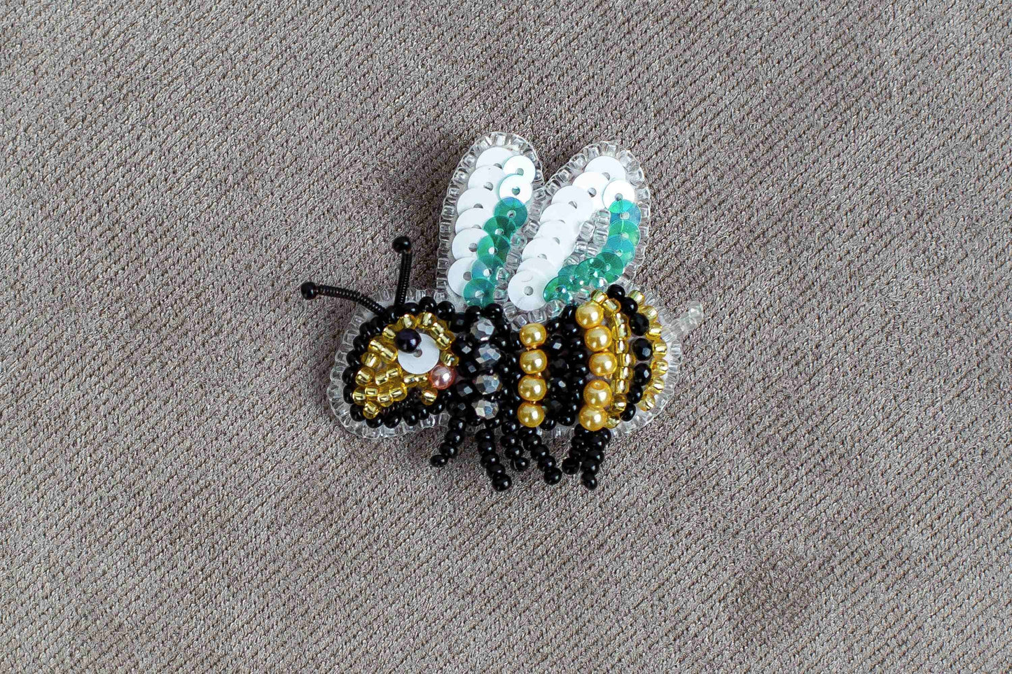 Little Bee - Readymade Beaded Brooch