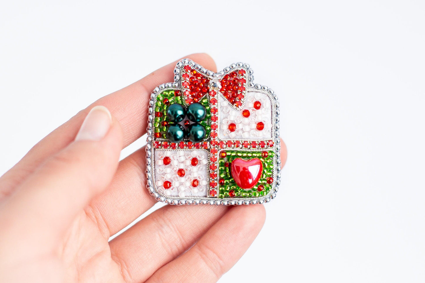 Bead Embroidery Kit - Set of 7 Christmas Brooches, DIY Craft Kits, Xmas Beaded Brooches, Jewelry Making Kits for Adults, Needlework beading