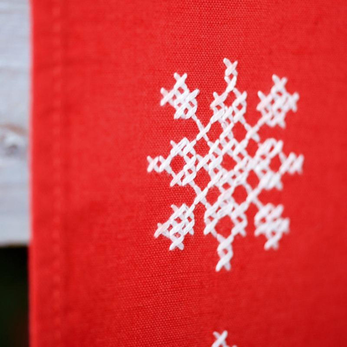 Christmas Table Runner DIY Embroidery Kit: Reindeer Pattern