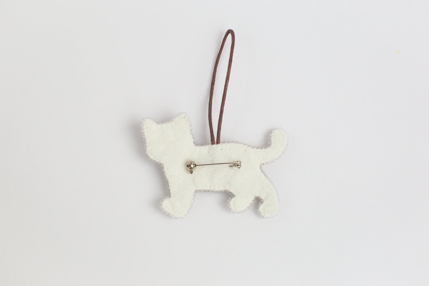 Calico Cat Bead embroidery kit. Seed Bead Brooch kit. DIY Craft kit. Beadweaving Kit. Needlework beading. Handmade Jewelry Making Kit