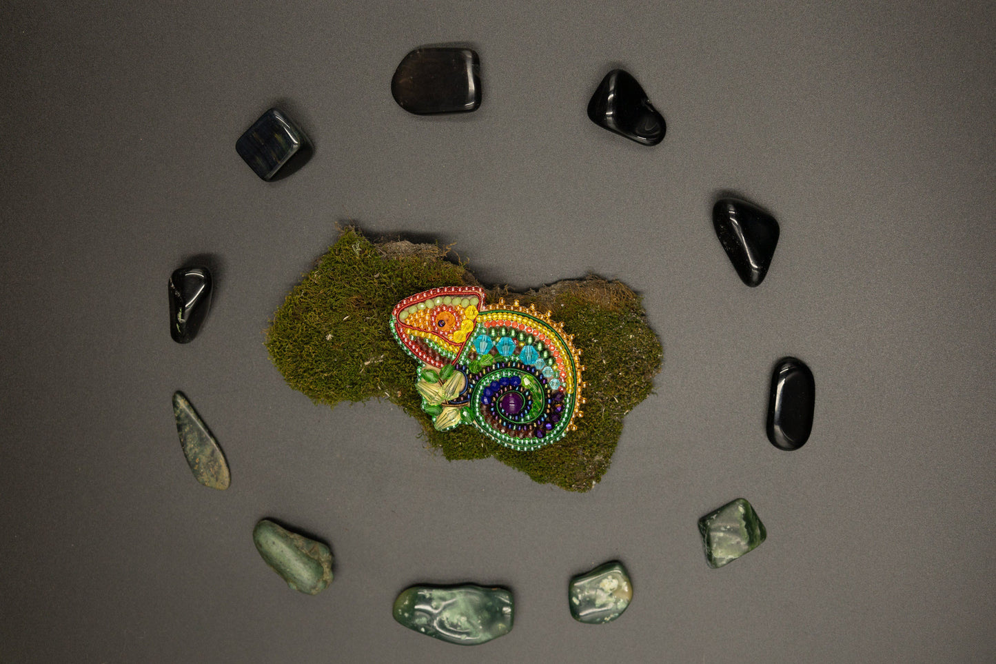 Chameleon Bead embroidery kit. Seed Bead Brooch kit. DIY Craft kit. Beading kit. Needlework beading. Handmade Jewelry Making Kit