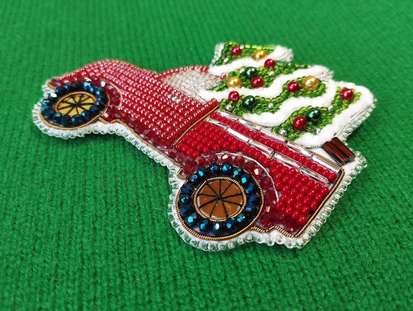 Christmas Truck - Readymade Beaded Brooch