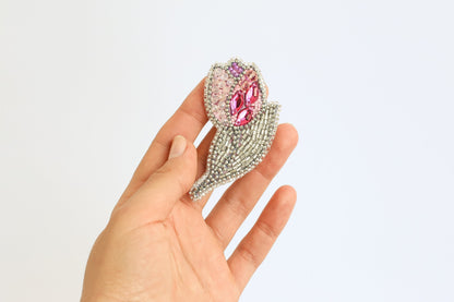 Tulip - Readymade Beaded Brooch