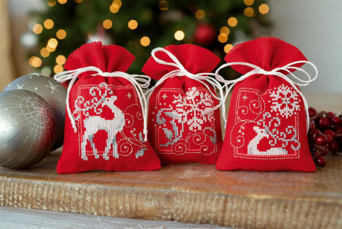 Christmas Pouch  Cross stitch Embroidery DIY Kits