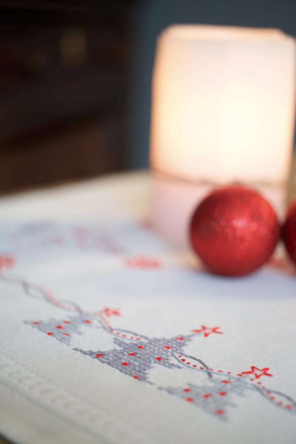 Christmas Tree Table Runner Cross Stitch Kit: DIY Festive Embroidery (39 x 16 in)