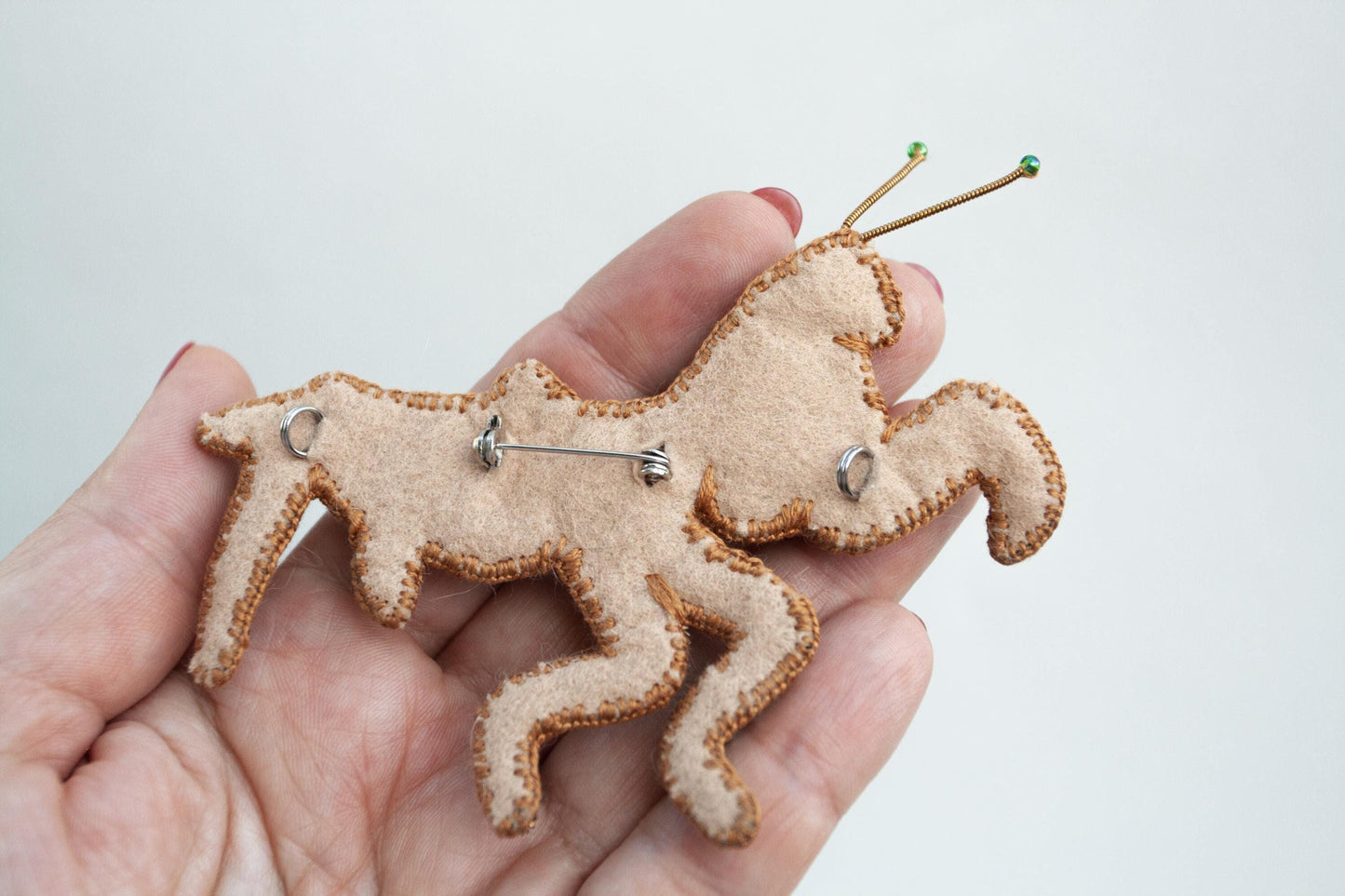 Praying Mantis - Readymade Beaded Brooch