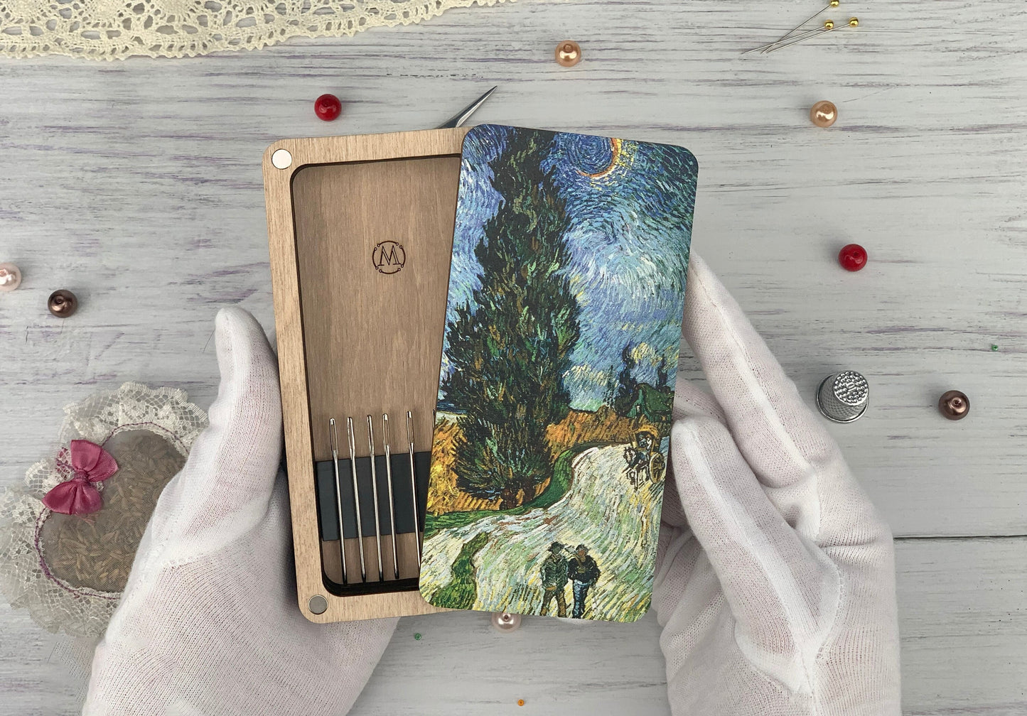 Wooden Needle Minder