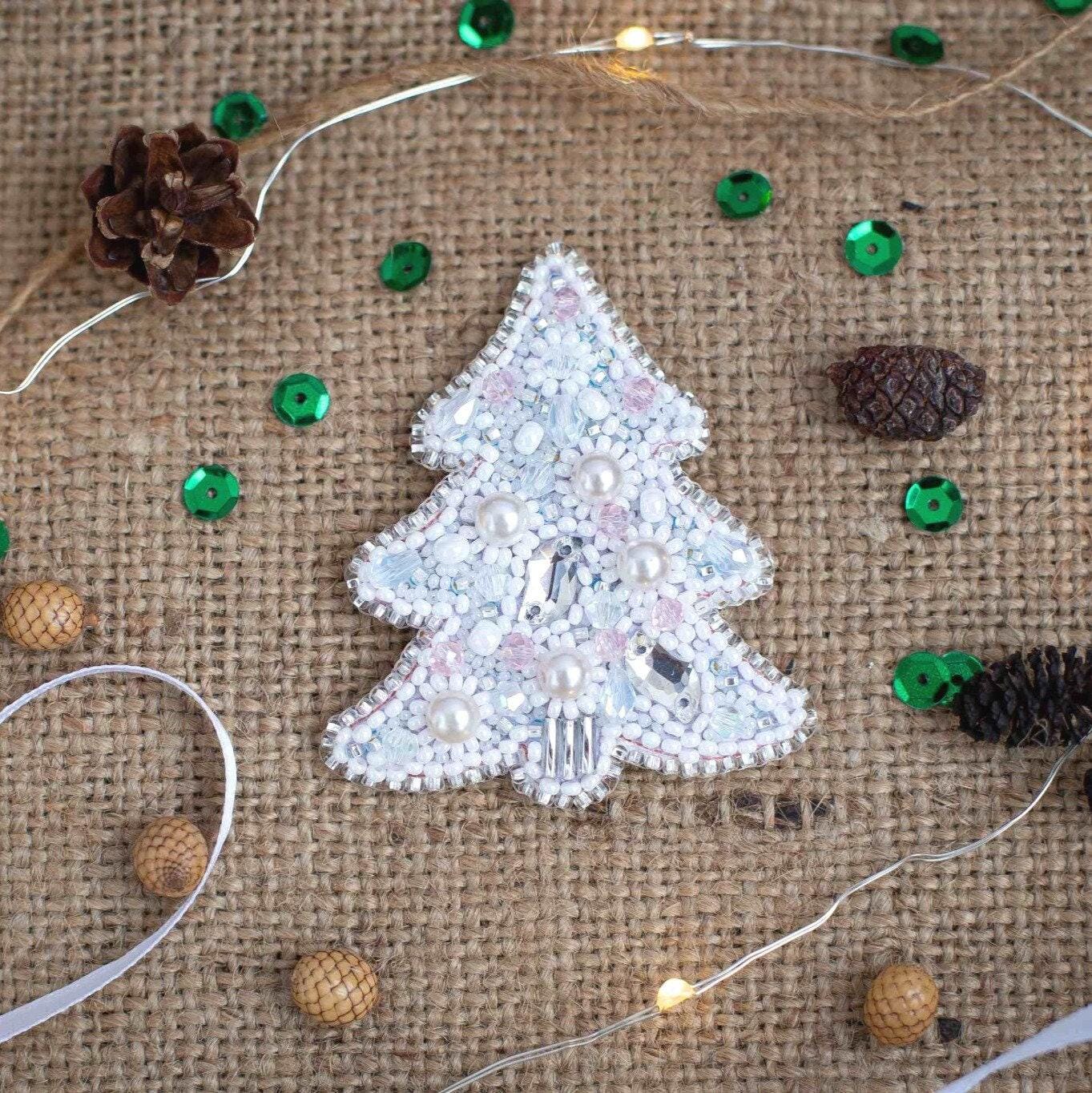 Christmas Tree - Readymade Beaded Brooch