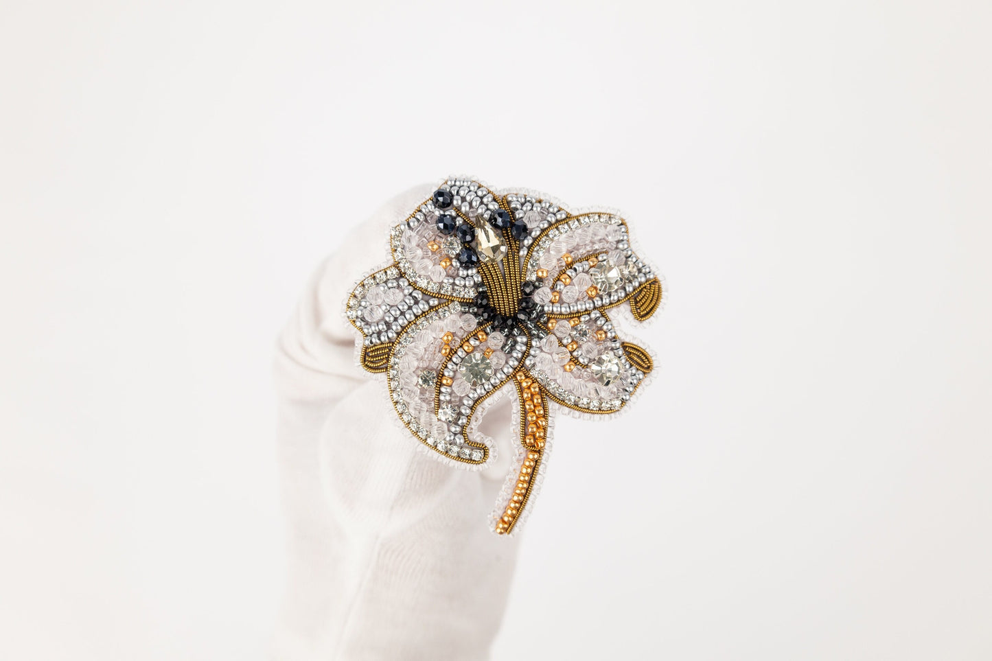 White Lily Flower - Readymade Beaded Brooch