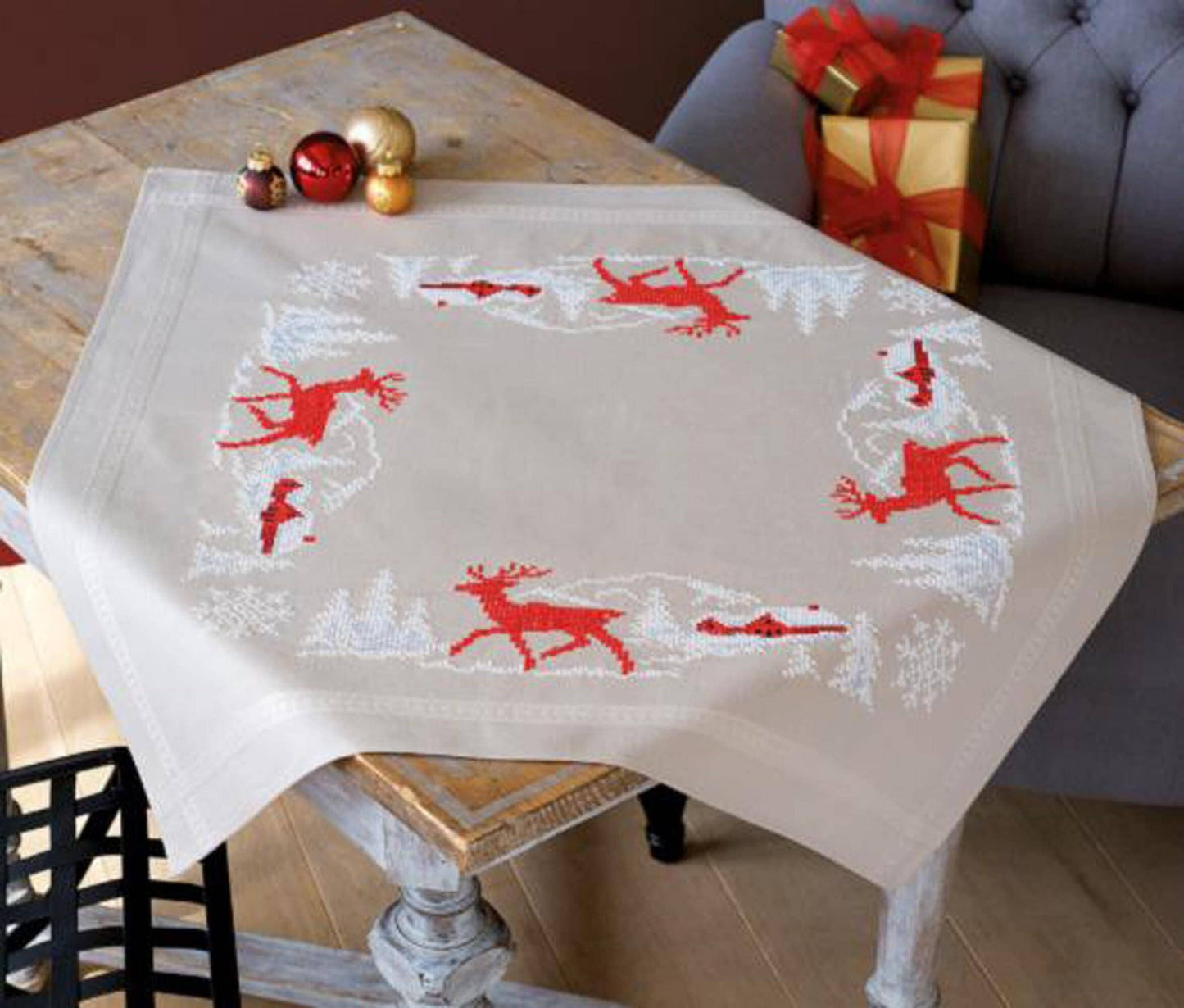 Red Reindeer Table Topper Cross stitch Embroidery DIY Kits