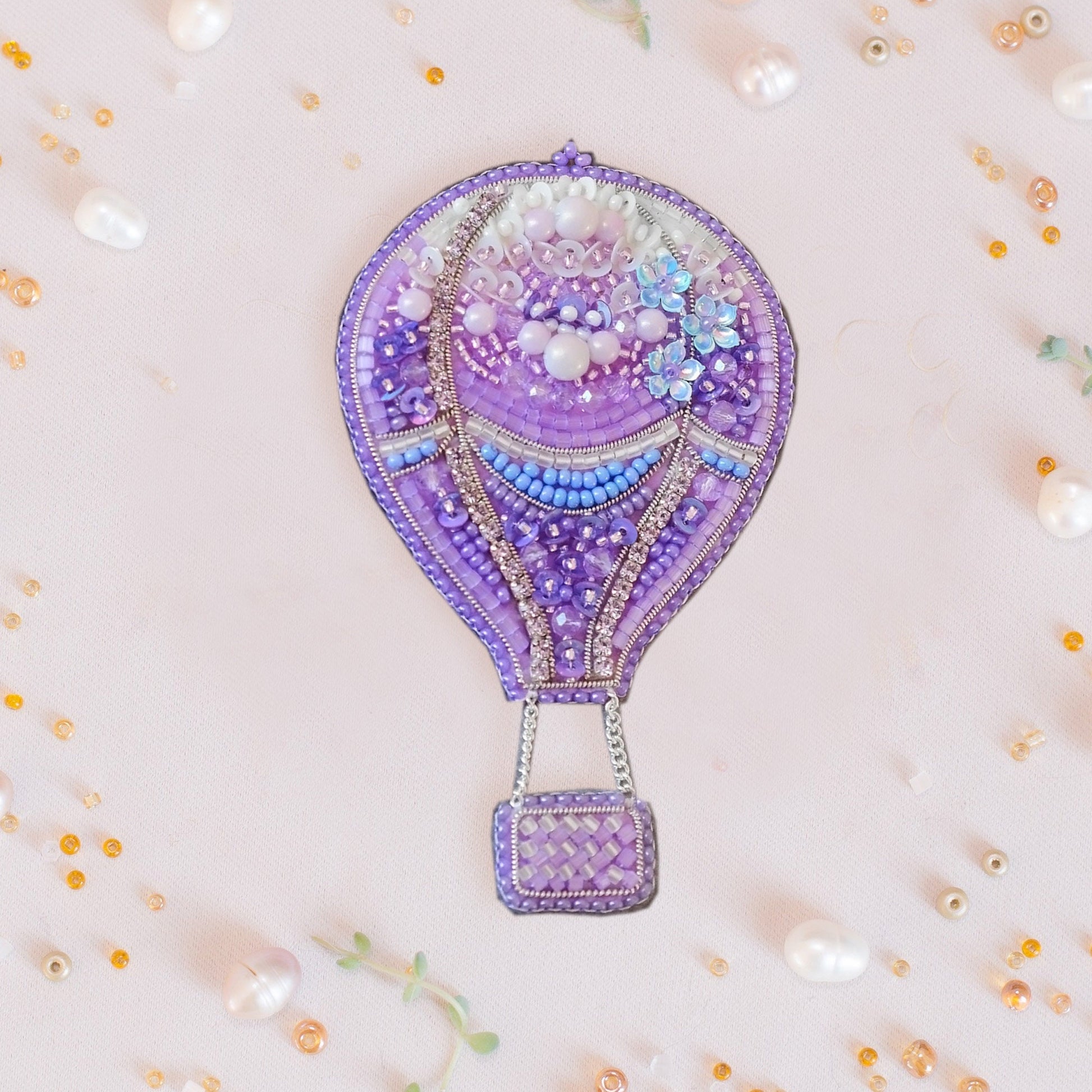 a picture of a purple and white object