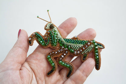 Praying Mantis - Readymade Beaded Brooch