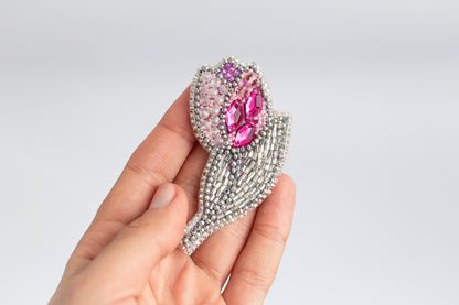 Tulip - Readymade Beaded Brooch