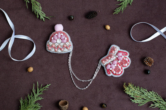 Winter Hat & Mittens - Readymade Beaded Brooch