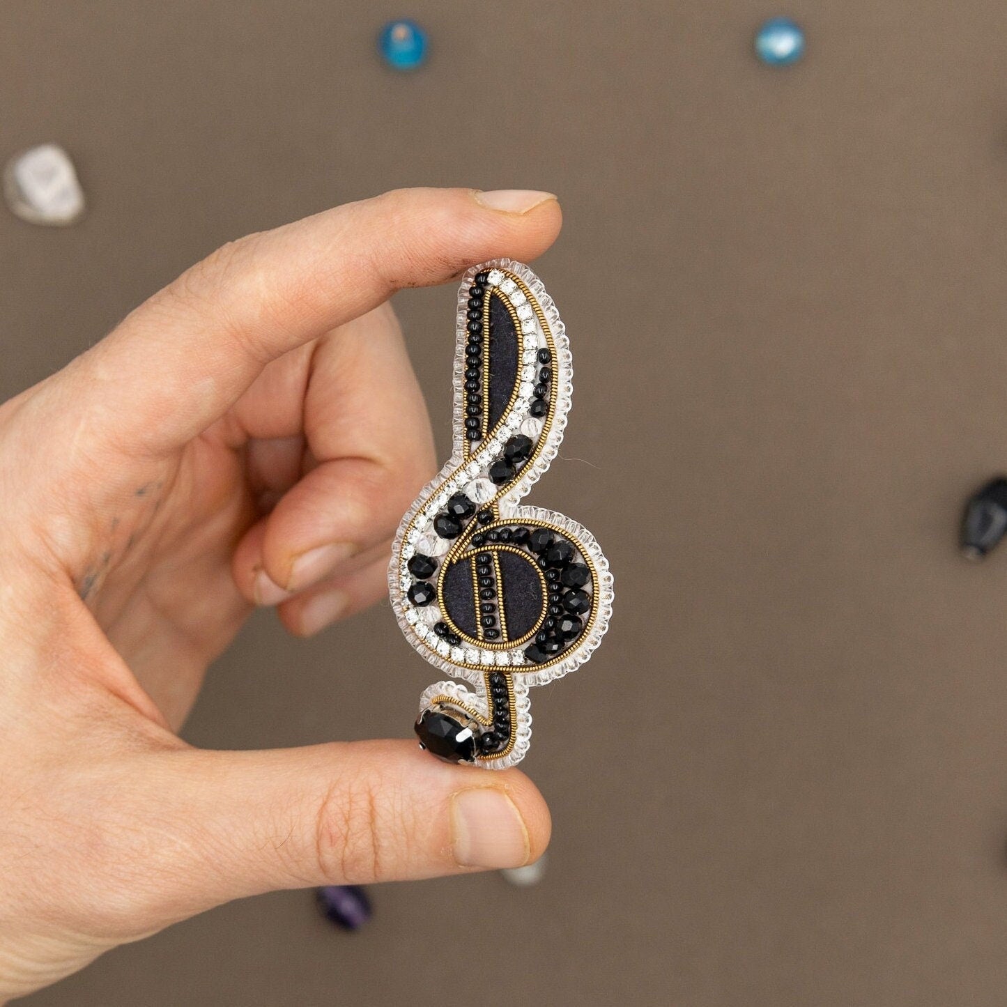 Treble Clef - Readymade Beaded Brooch