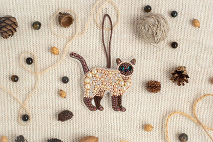 Siamese Cat - Readymade Beaded Brooch