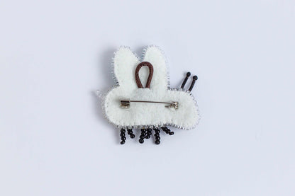 Little Bee - Readymade Beaded Brooch