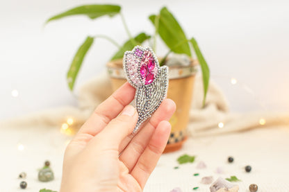 Tulip - Readymade Beaded Brooch