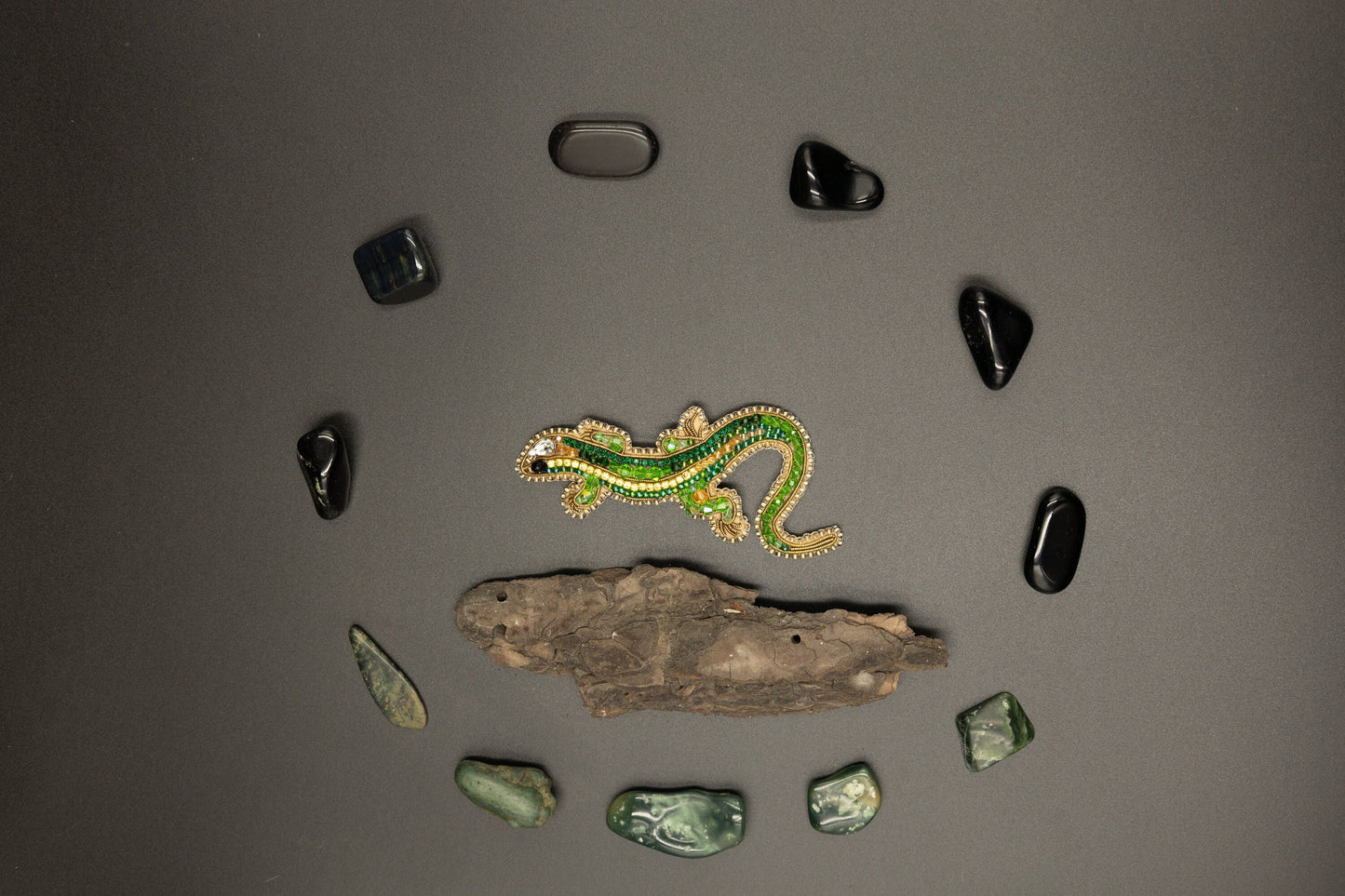 Green Lizard - Readymade Beaded Brooch
