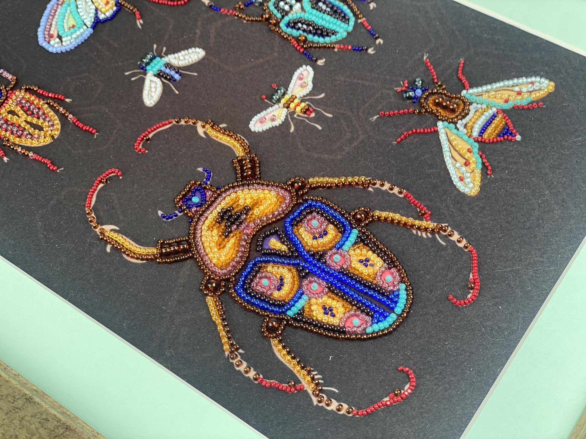 a picture of some bugs on a table