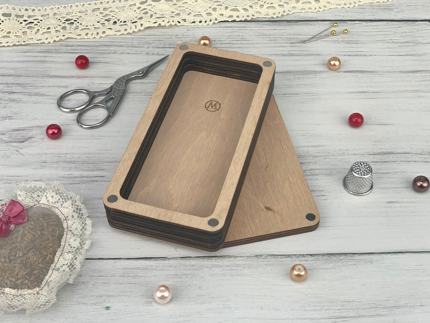Wooden Needle Minder