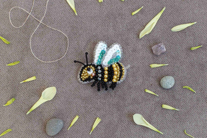 Little Bee - Readymade Beaded Brooch