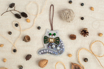 Cat - Readymade Beaded Brooch