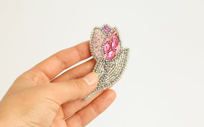 Tulip - Readymade Beaded Brooch