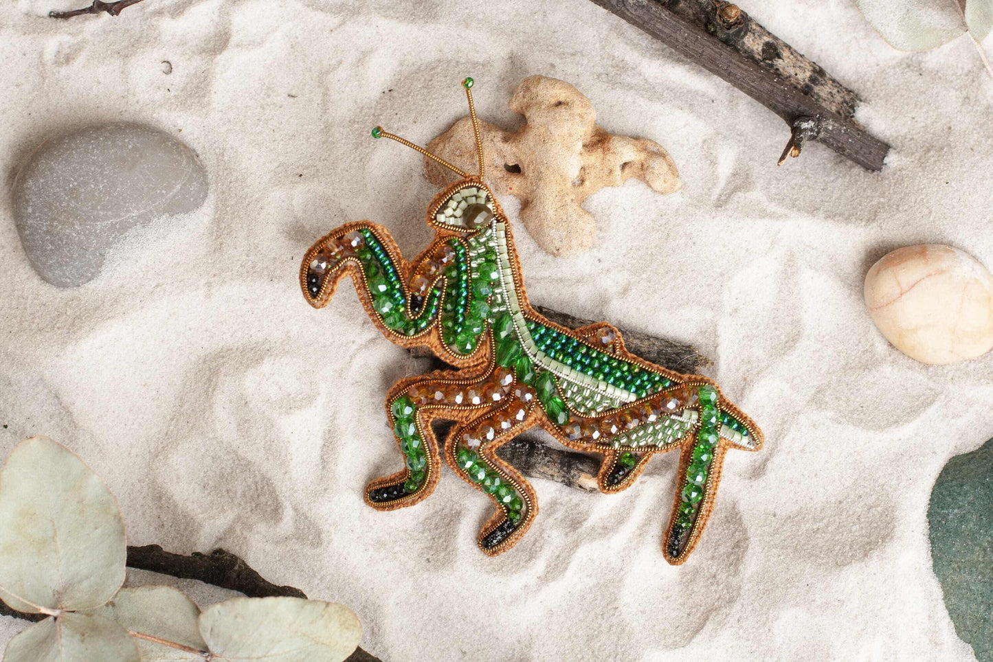 Praying Mantis - Readymade Beaded Brooch