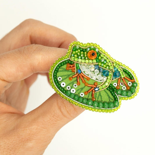 Bead Embroidery Kit Frog. Seed Bead Brooch kit. DIY Craft kit. Beading kit. Needlework beading. Handmade Jewelry Making Kit