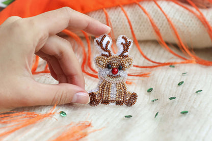 Bead Embroidery Kit Christmas Deer. Seed Bead Brooch kit. DIY Craft kit. Xmas Beading Kit. Needlework beading. Handmade Jewelry Making Kit