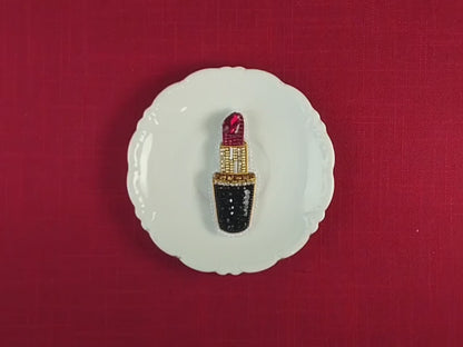 Lipstick Beaded Brooch Kit – DIY Embroidery Jewelry Pattern for Beginners, Fun Fashion Accessory Gift Idea