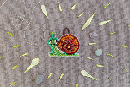 Snail Bead embroidery kit. Seed Bead Brooch kit. DIY Craft kit. Beadweaving Kit. Needlework beading. Handmade Jewelry Making Kit