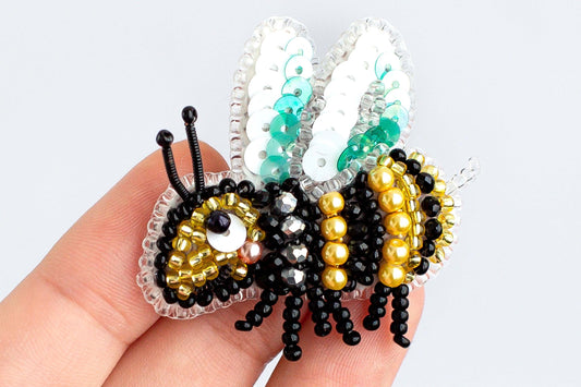 Bee Bead embroidery kit. Seed Bead Brooch kit. DIY Craft kit. Beadweaving Kit. Needlework beading. Handmade Jewelry Making Kit