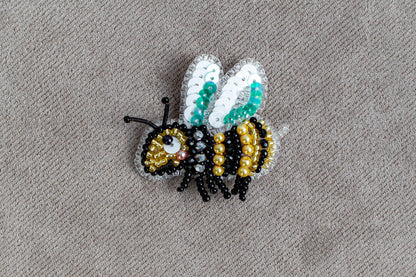 Bee Bead embroidery kit. Seed Bead Brooch kit. DIY Craft kit. Beadweaving Kit. Needlework beading. Handmade Jewelry Making Kit