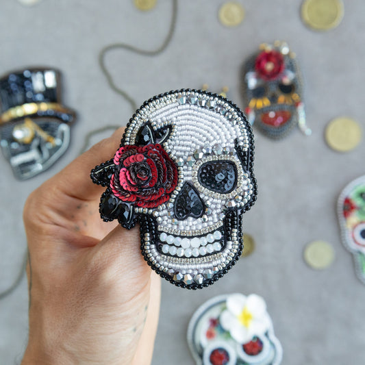 Skull Bead embroidery kit. Seed Bead Brooch kit. DIY Craft kit. Beading kit. Needlework beading. Handmade Jewelry Making Kit, Día de Muertos